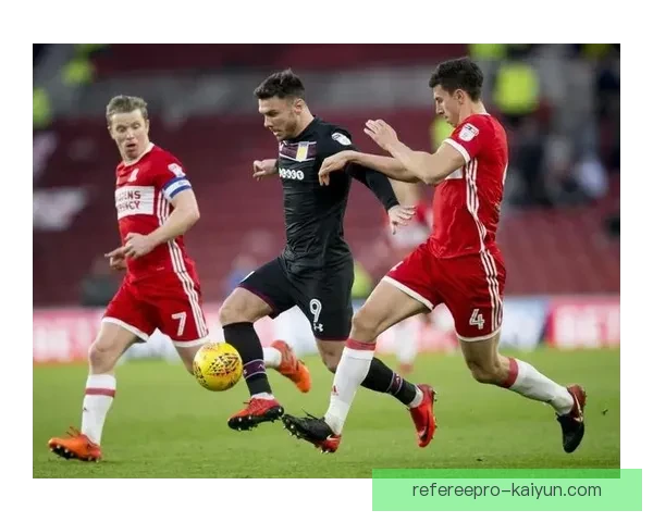 格罗宁根逼抢体系在新赛季表现稳健，球队防守形态备受关注