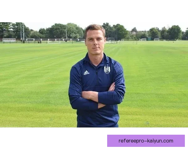 英超帕克白鸽状态回暖，球队整体竞争力增强备受关注