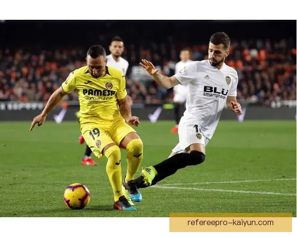 黄潜战术调整明显，近期表现稳健引发关注。