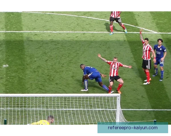 哈维·西蒙斯在莱比锡表现稳健，持续吸引众多关注